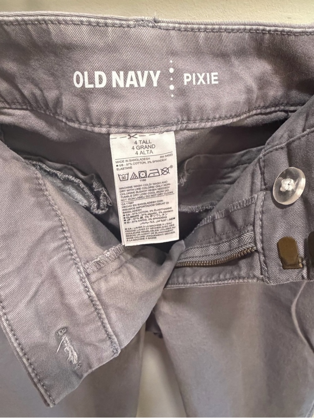 Old Navy Pixie Chinos Sz 4 Tall, Gray